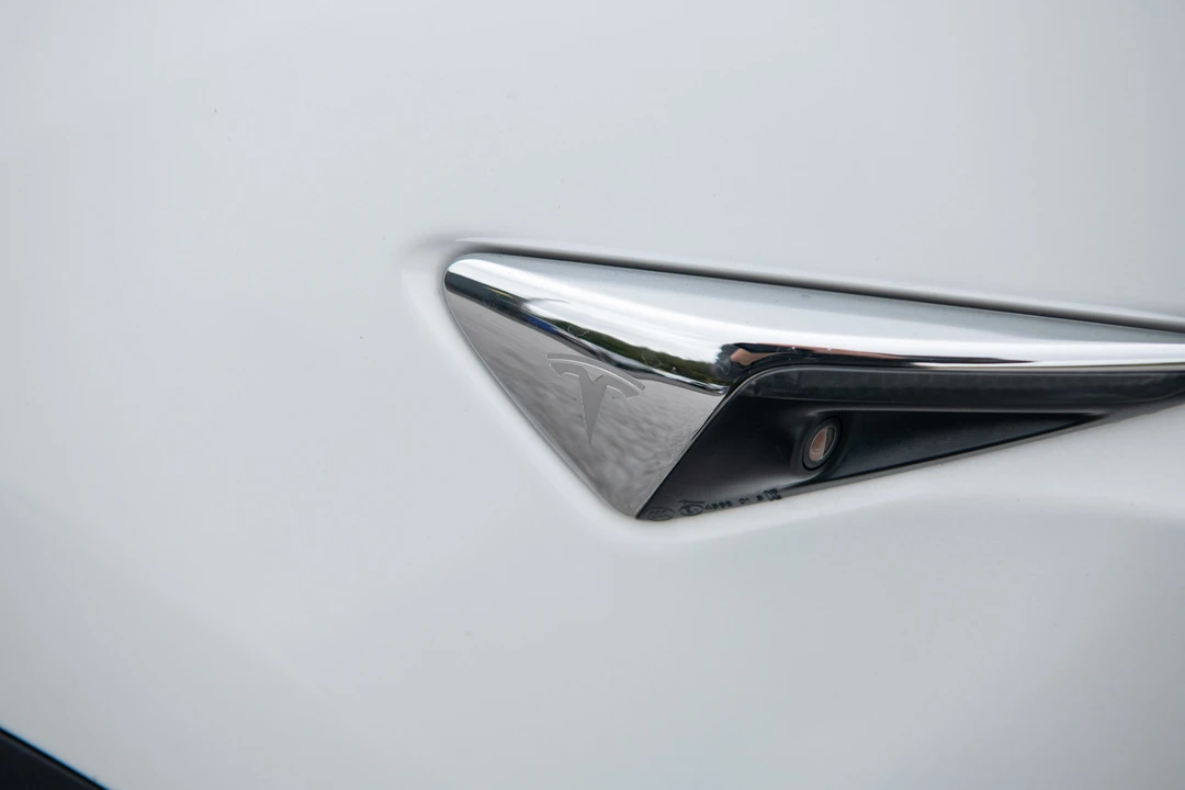 2019 Tesla Model X - Image 24 of 31