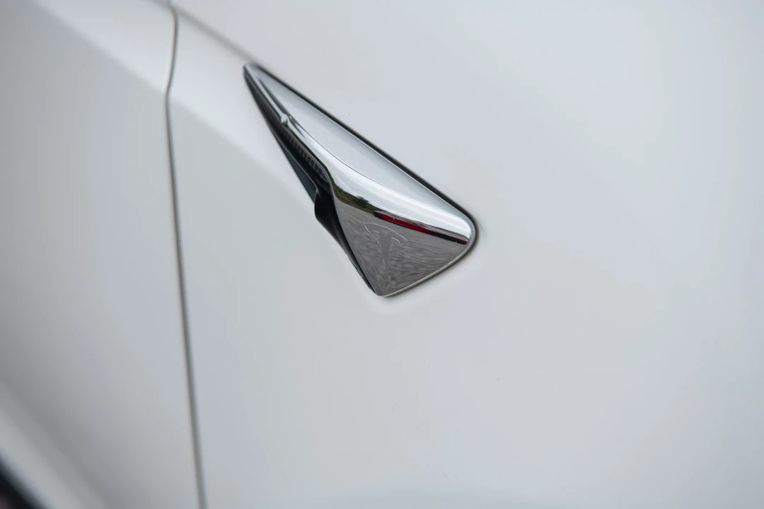 2019 Tesla Model X - Image 25 of 31