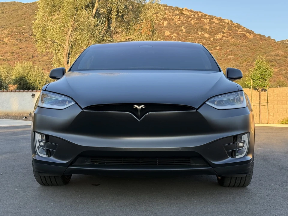 2019 Tesla Model X - Image 2 of 31