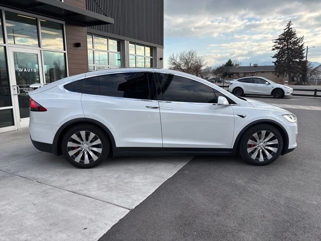 2019 Tesla Model X - Image 9 of 19