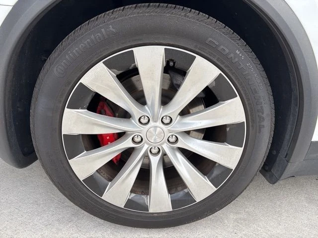 2019 Tesla Model X - Image 10 of 19