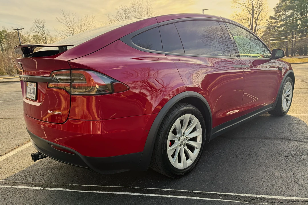 2019 Tesla Model X - Image 8 of 31