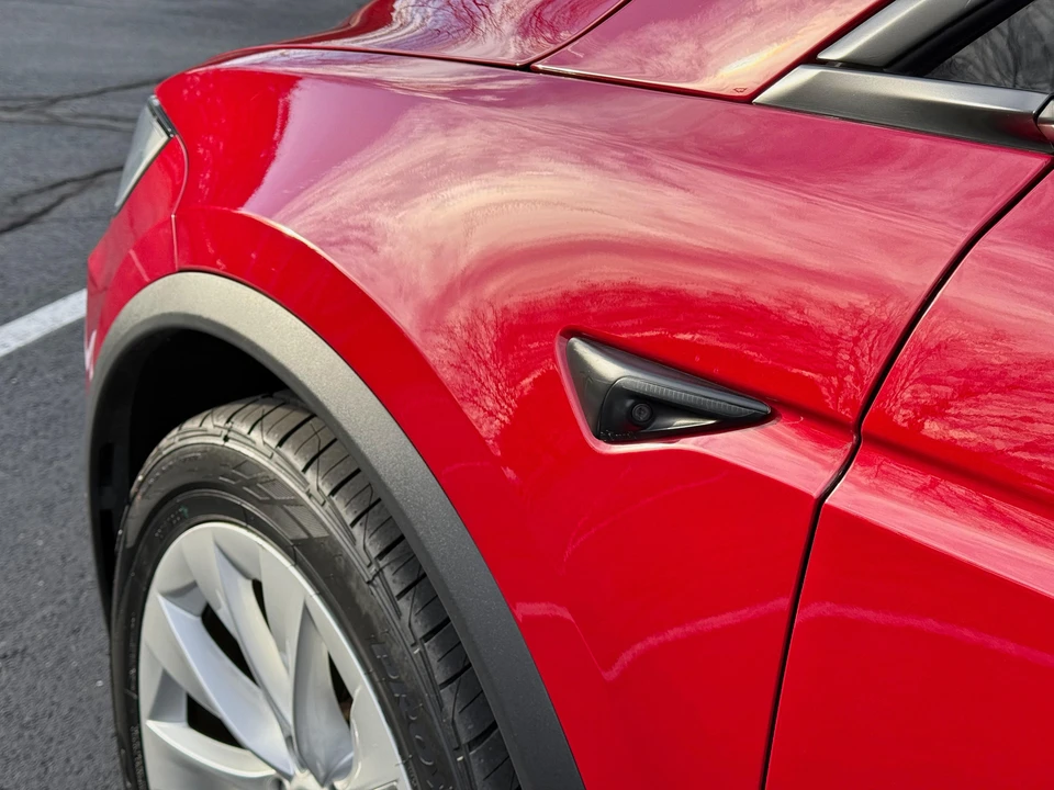 2019 Tesla Model X - Image 13 of 31