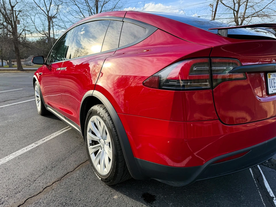 2019 Tesla Model X - Image 15 of 31