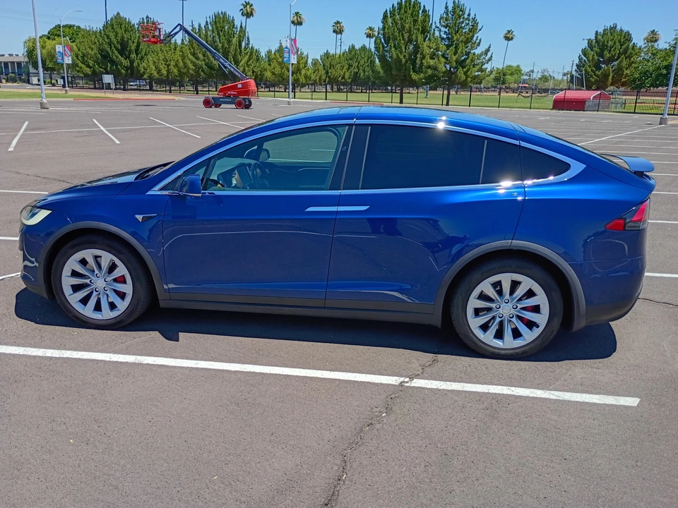 2019 Tesla Model X - Image 11 of 31