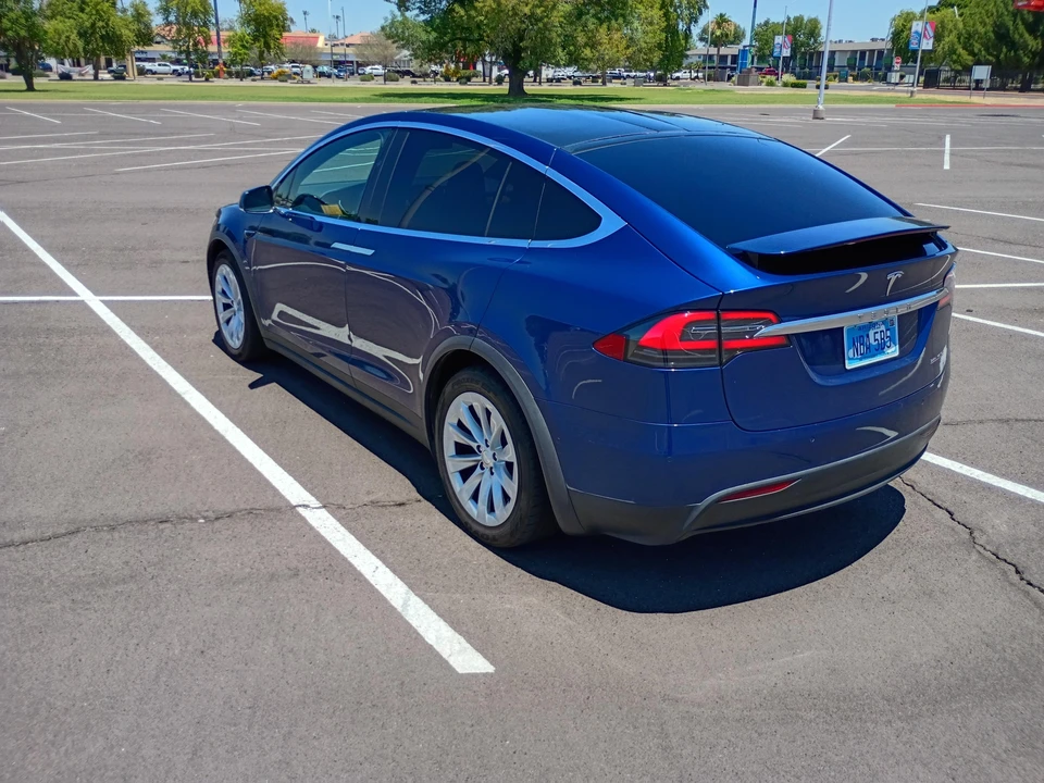 2019 Tesla Model X - Image 14 of 31