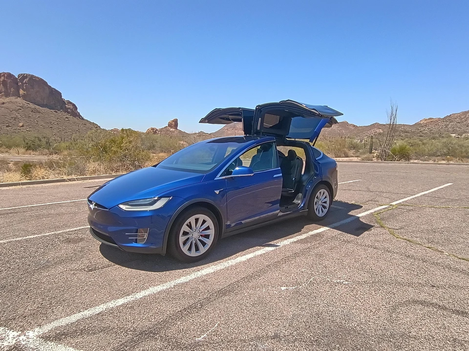 2019 Tesla Model X - Image 19 of 31