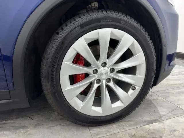 2019 Tesla Model X - Image 11 of 12