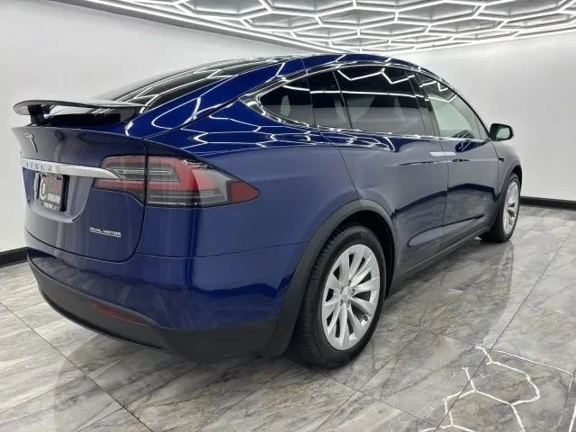 2019 Tesla Model X - Image 9 of 12