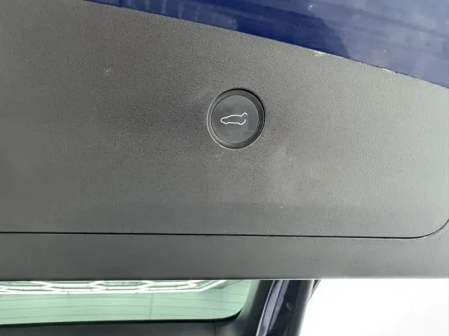 2019 Tesla Model X - Image 8 of 12