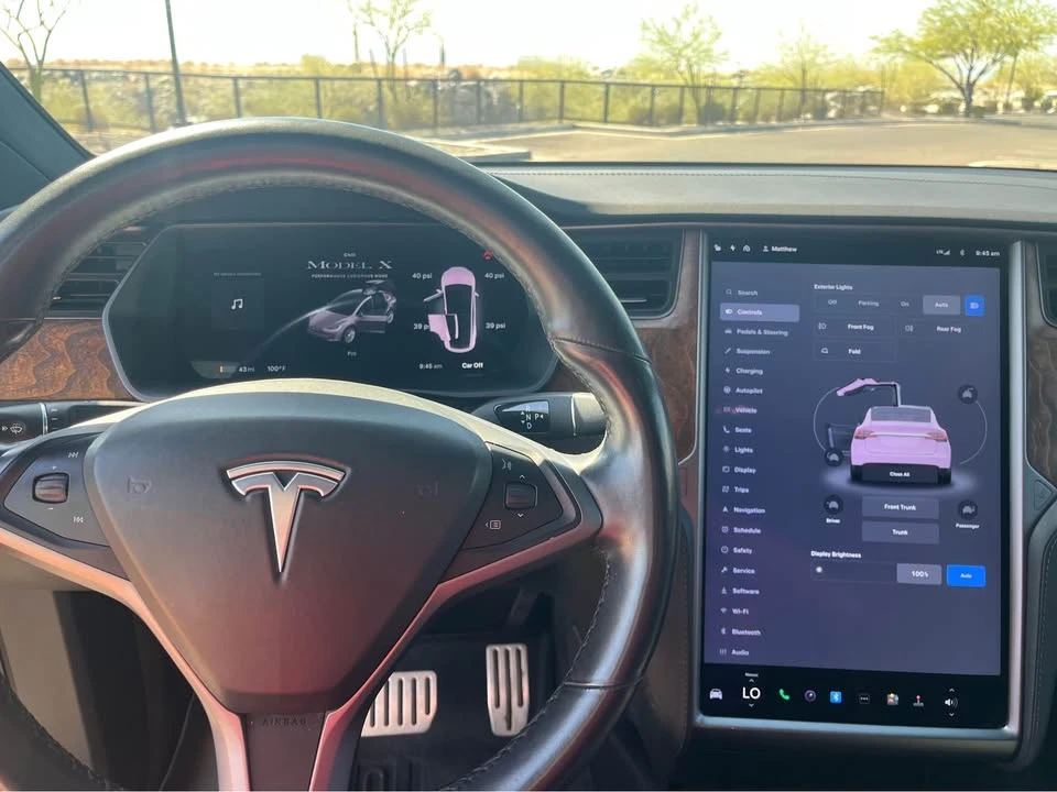 2019 Tesla Model X - Image 10 of 16