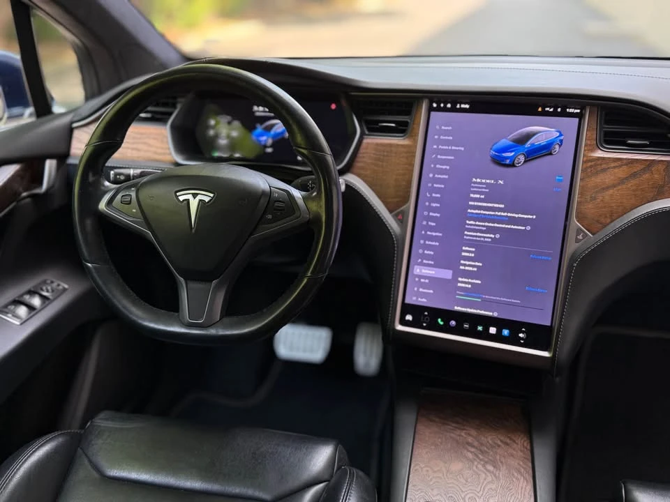 2019 Tesla Model X - Image 8 of 16