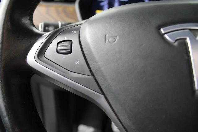 2019 Tesla Model X - Image 16 of 21