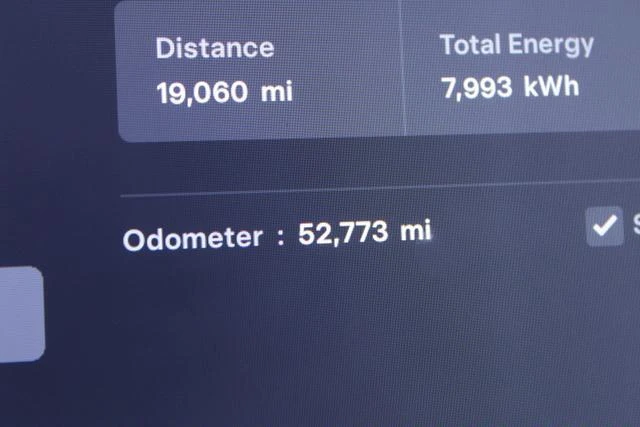 2019 Tesla Model X - Image 15 of 21
