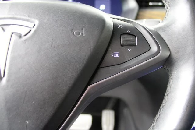 2019 Tesla Model X - Image 17 of 21
