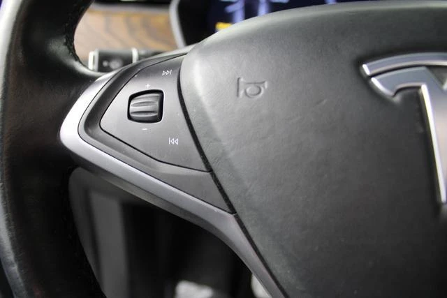 2019 Tesla Model X - Image 16 of 21