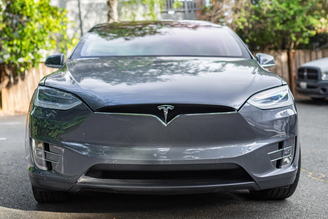 2019 Tesla Model X - Image 2 of 31