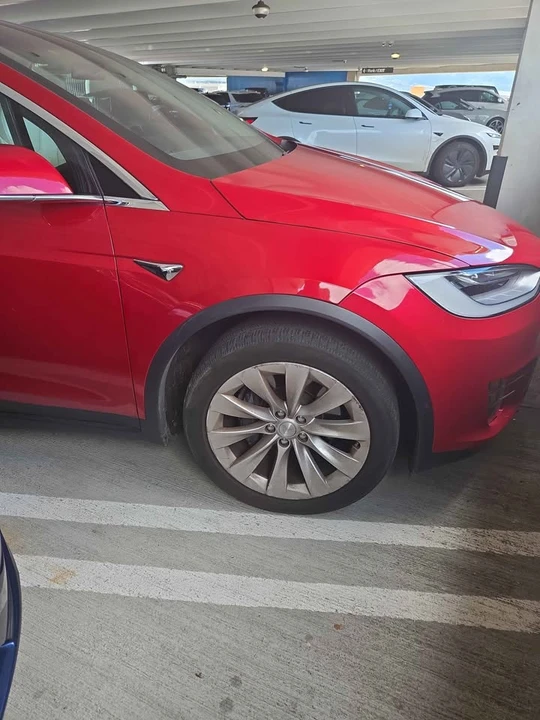 2019 Tesla Model X - Image 8 of 16
