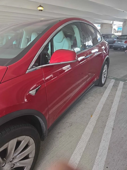 2019 Tesla Model X - Image 15 of 16