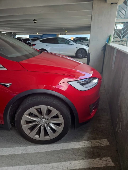 2019 Tesla Model X - Image 9 of 16
