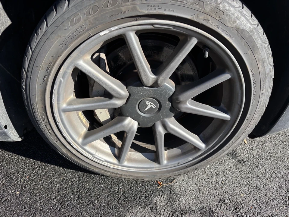 2019 Tesla - Image 9 of 12