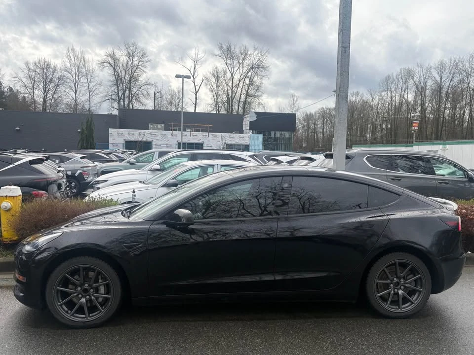 2019 Tesla Model 3 - Image 2 of 12
