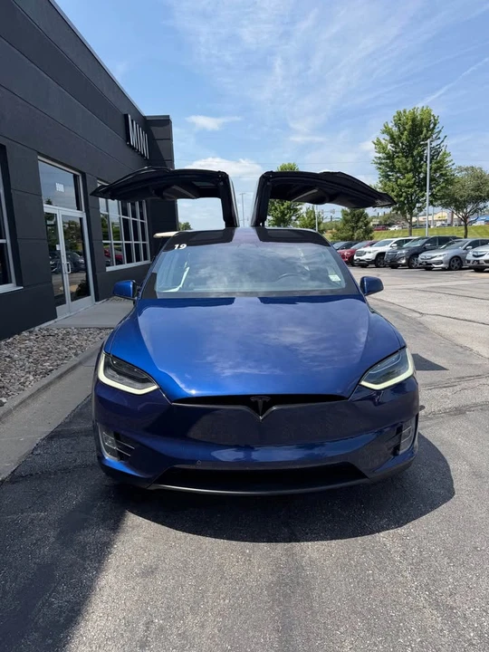 2019 Tesla Model X - Image 8 of 16