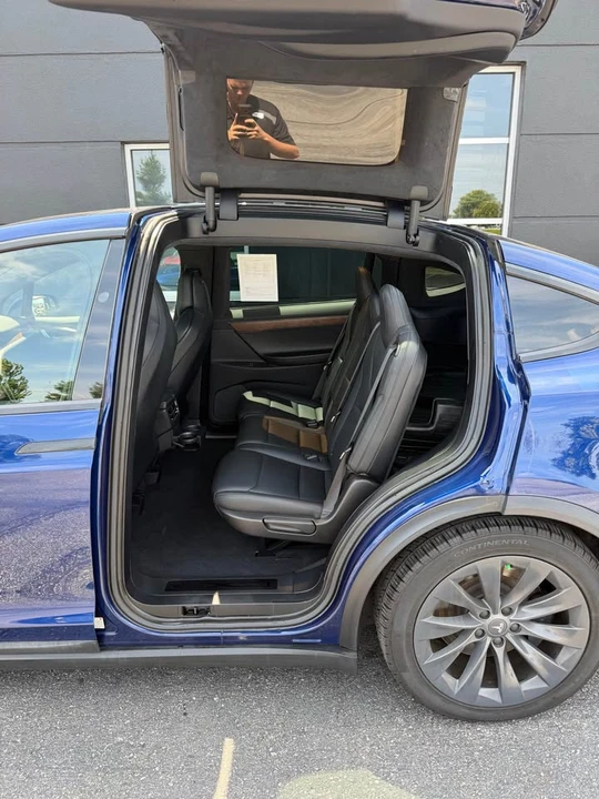 2019 Tesla Model X - Image 11 of 16