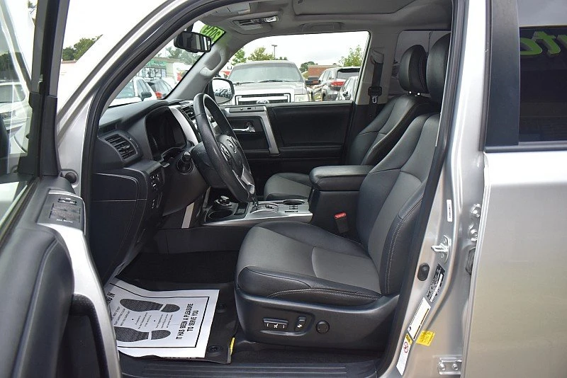 2019 Toyota 4Runner 5th Gen - Image 9 of 17
