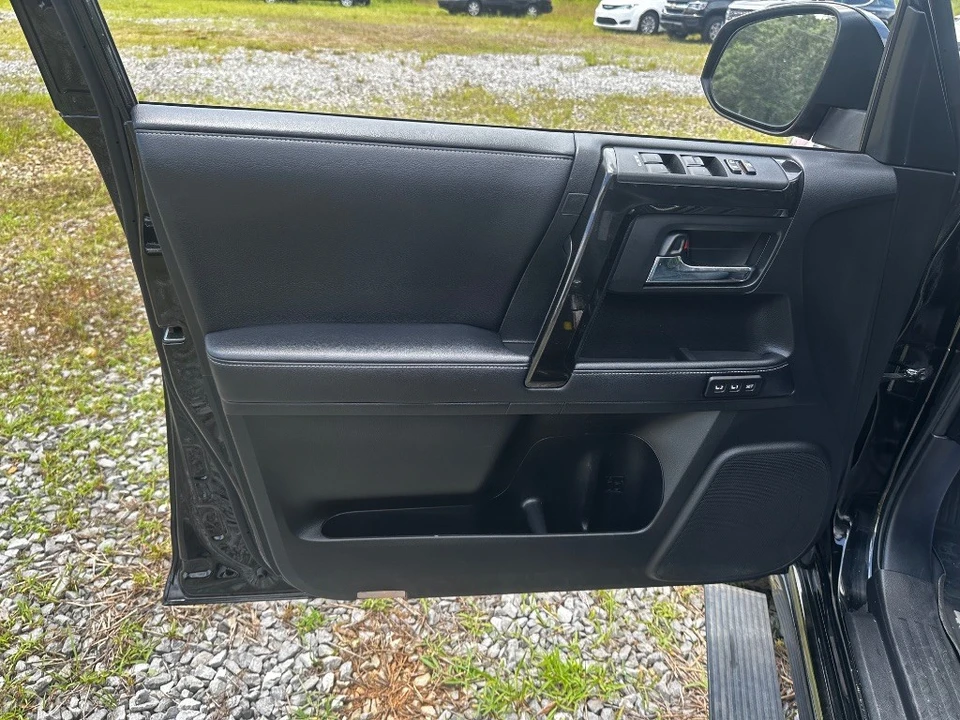 2019 Toyota 4Runner 5th Gen - Image 9 of 13