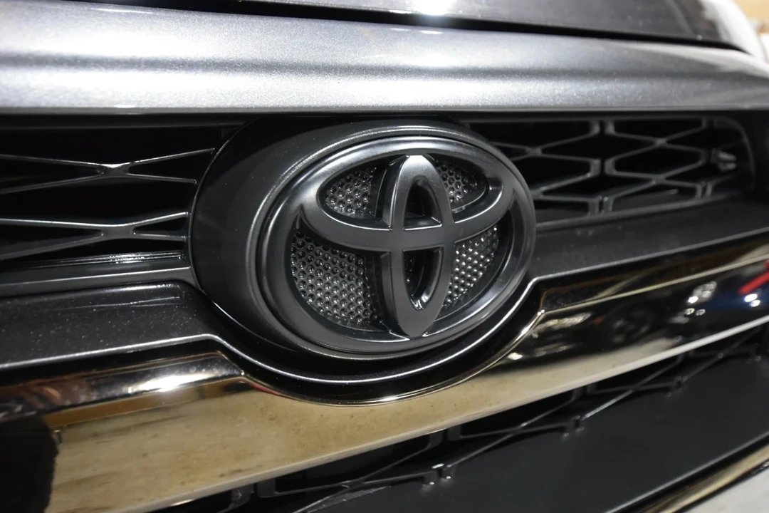 2019 Toyota 4Runner 5th Gen - Image 3 of 21