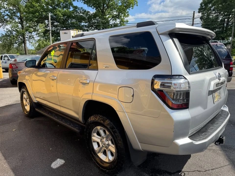 2019 Toyota 4Runner 5th Gen - Image 11 of 20