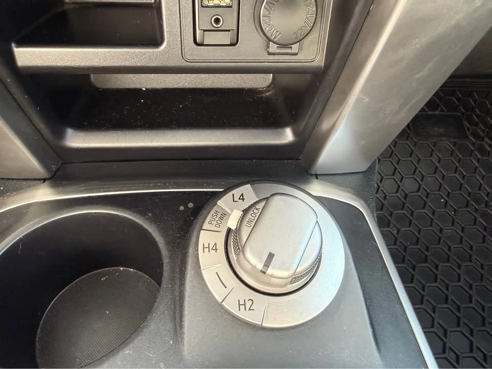 2019 Toyota 4Runner 5th Gen - Image 14 of 17