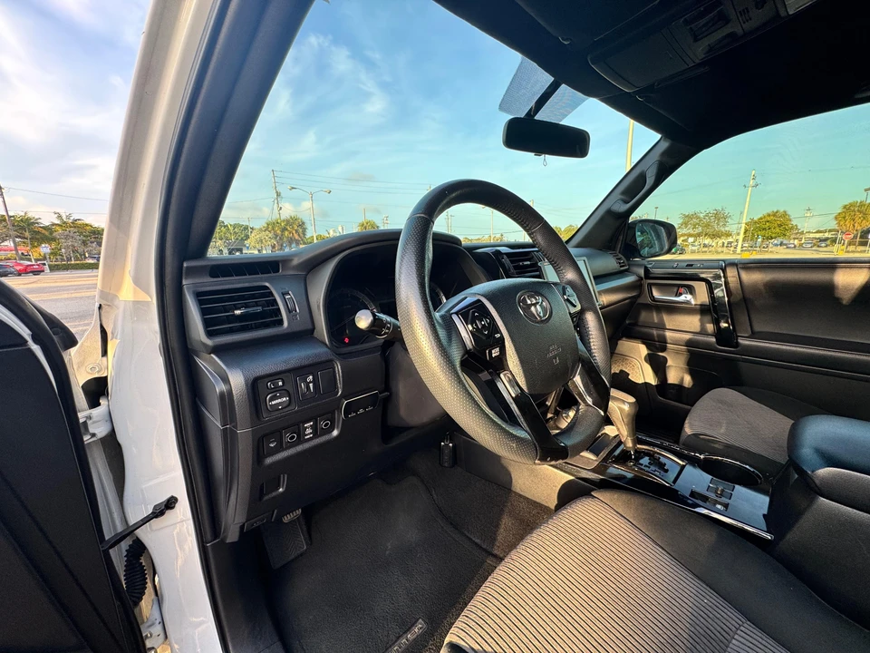 2019 Toyota 4Runner 5th Gen - Image 26 of 31
