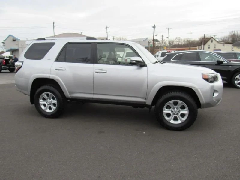 2019 Toyota 4Runner 5th Gen - Image 10 of 12