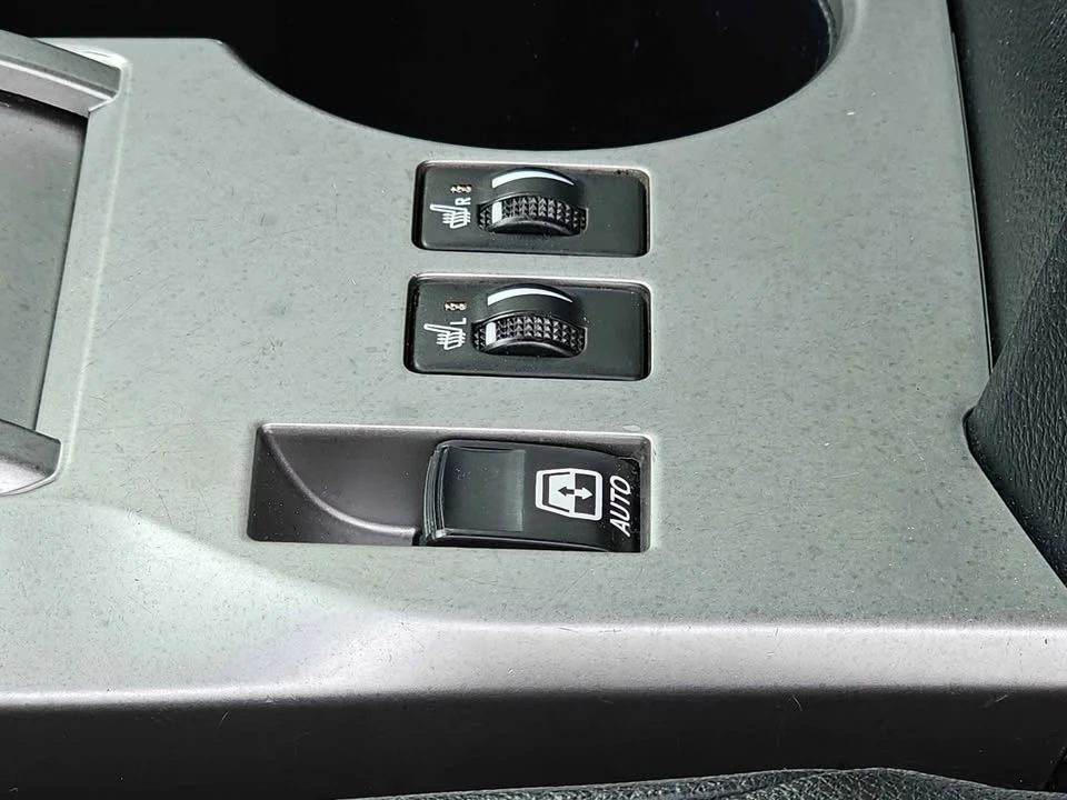 2019 Toyota 4Runner 5th Gen - Image 14 of 16