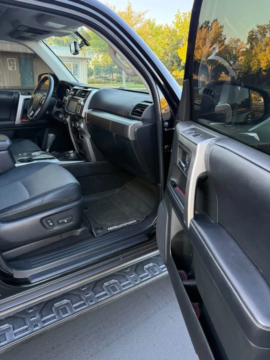 2019 Toyota 4Runner 5th Gen - Image 9 of 13