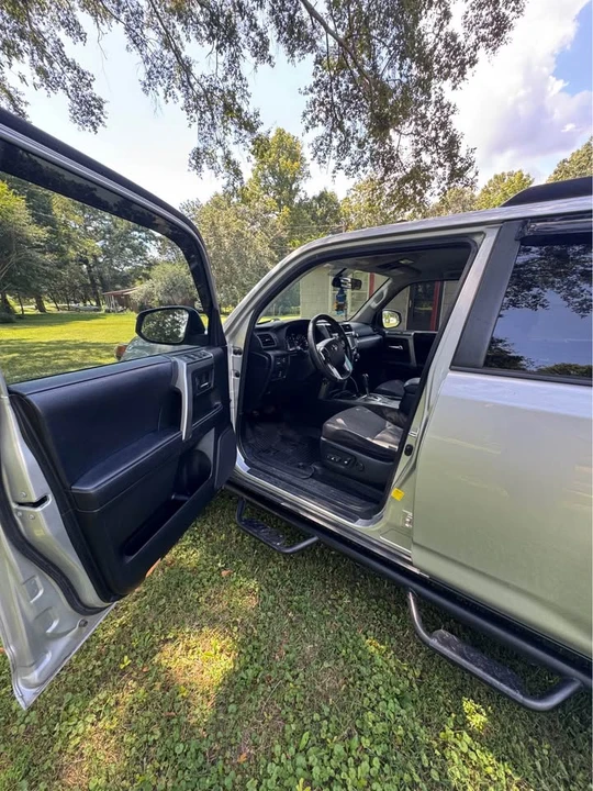 2019 Toyota 4Runner 5th Gen - Image 4 of 10