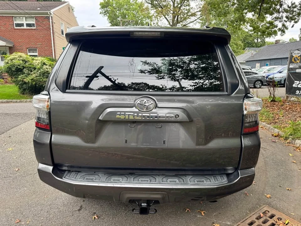 2019 Toyota 4Runner 5th Gen - Image 5 of 17