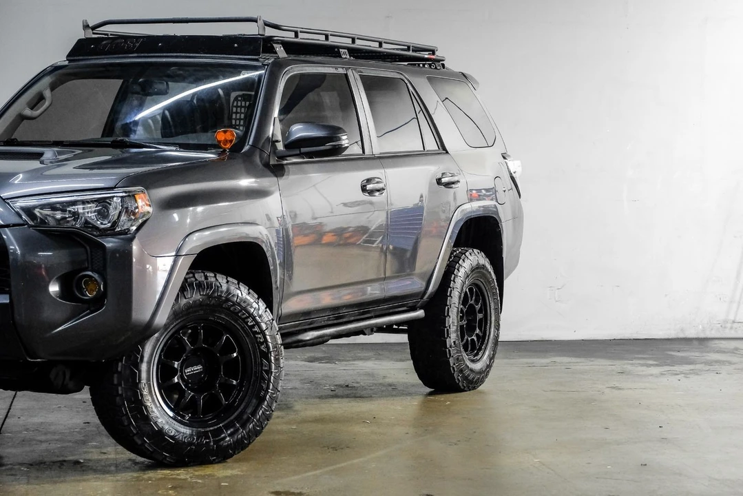 2019 Toyota 4Runner 5th Gen - Image 9 of 12