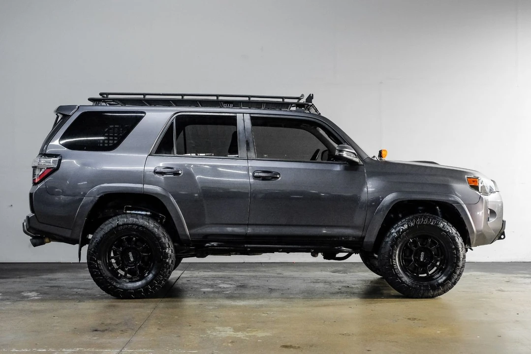 2019 Toyota 4Runner 5th Gen - Image 10 of 12
