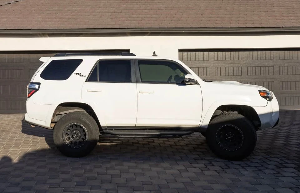 2019 Toyota 4Runner 5th Gen - Image 3 of 10