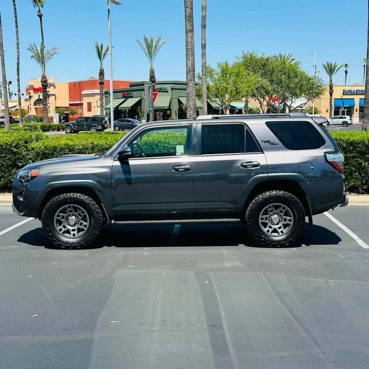 2019 Toyota 4Runner 5th Gen - Image 3 of 19