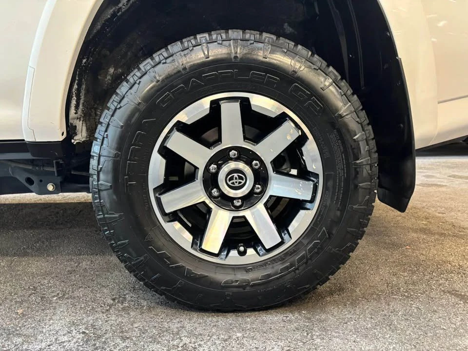 2019 Toyota 4Runner 5th Gen - Image 6 of 16
