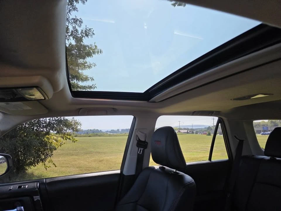 2019 Toyota 4Runner 5th Gen - Image 8 of 15