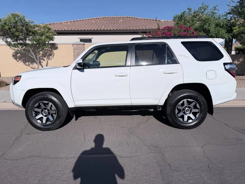 2019 Toyota 4Runner - Image 5 of 21