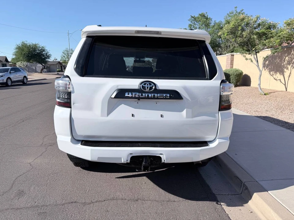 2019 Toyota 4Runner - Image 8 of 21