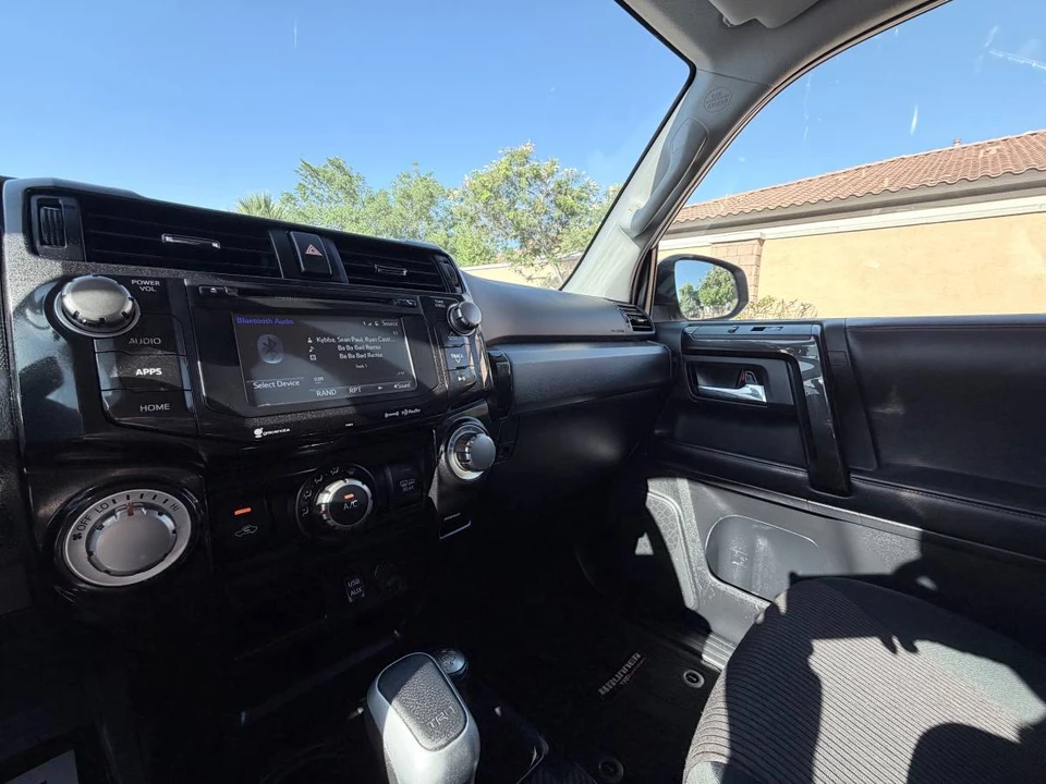 2019 Toyota 4Runner - Image 18 of 21