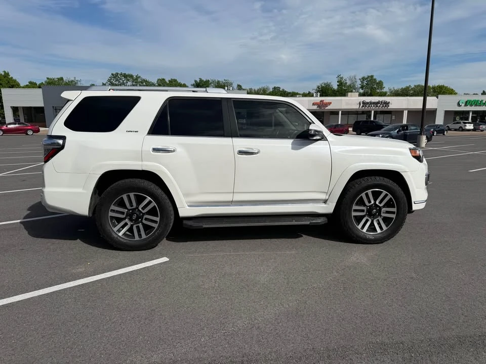2019 Toyota 4Runner 5th Gen - Image 8 of 12