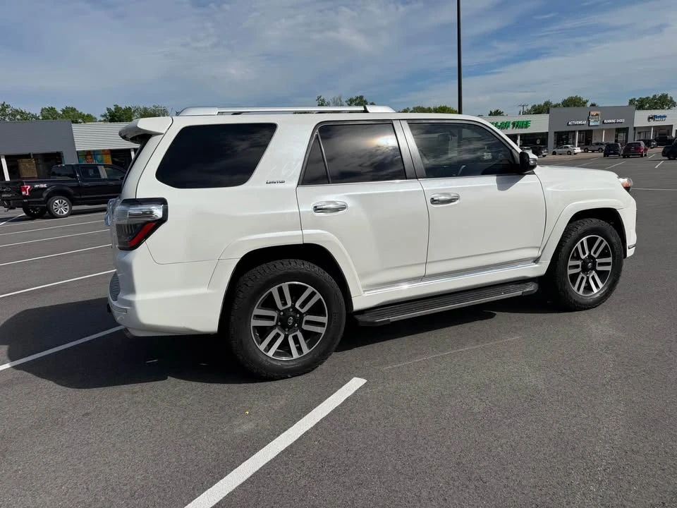 2019 Toyota 4Runner 5th Gen - Image 9 of 12